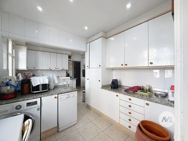 Amplio Piso en Sant Gervasi - La Bonanova, Ideal para Reformar — 42