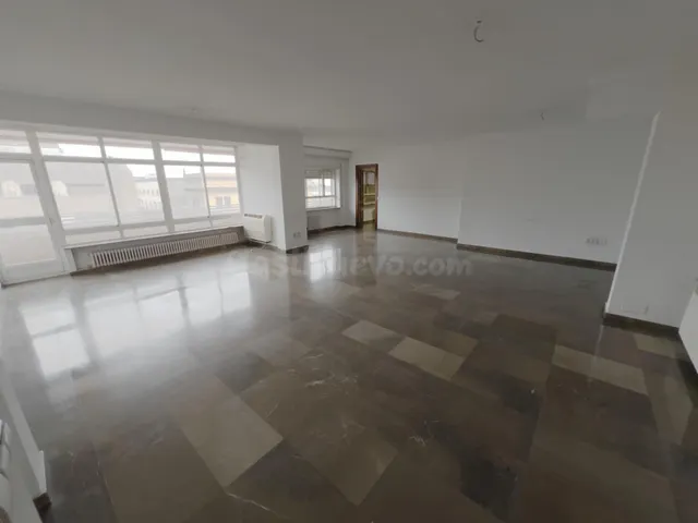 ✨ Exclusiva vivienda en pleno centro – 379 m2 con garaje y p - foto 2