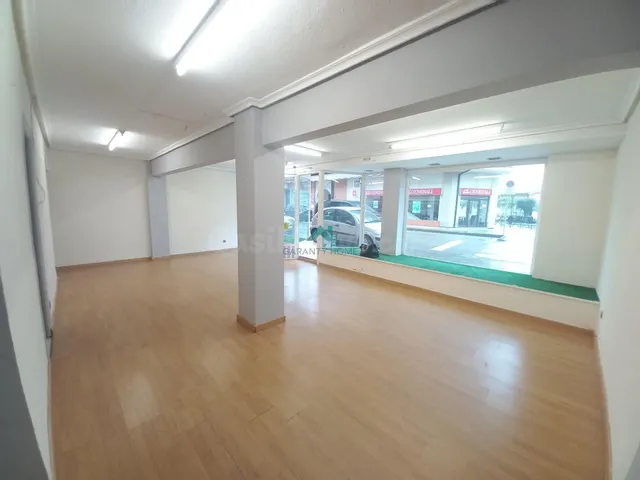 Se alquila local comercial en Colindres - foto 3