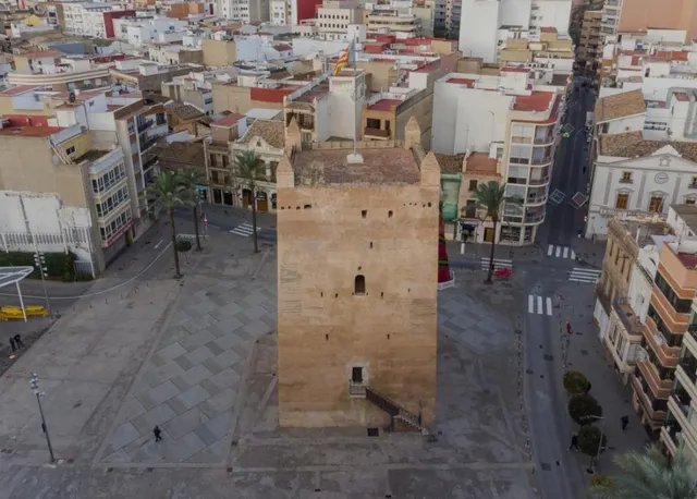 Oportunidad para inversores. Magnifico local comercial en la zona más emblemática de Torrent. — 3