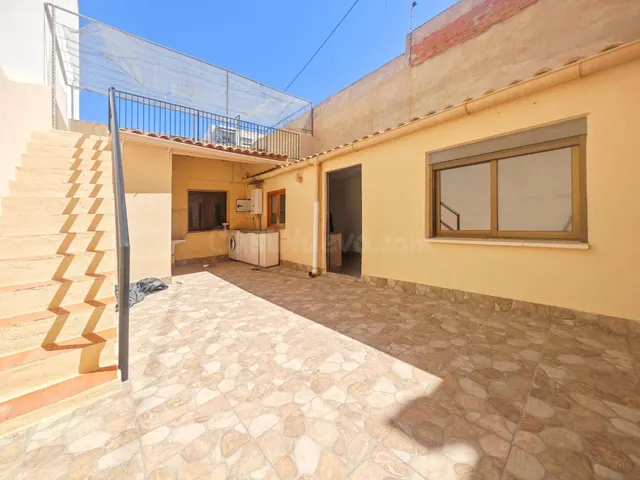 EXCELENTE OPORTUNIDAD: CASA DE 86 m2 EN PARCELA DE 120 m2 EN