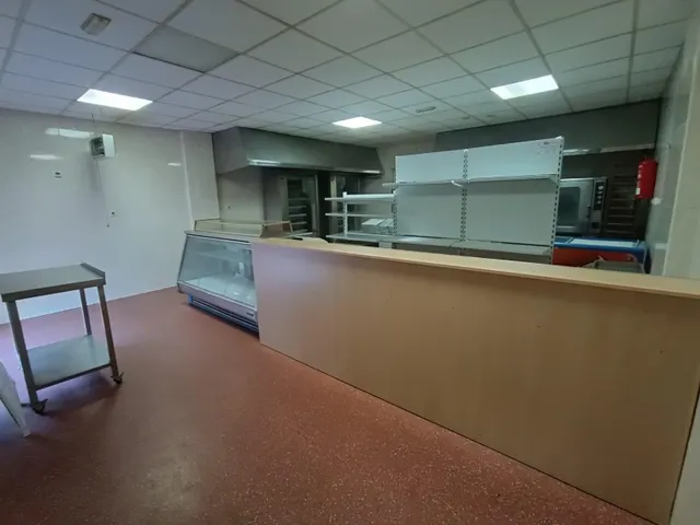 VENTA LOCAL COMERCIAL EQUIPADO DE NEGOCIO DE HOSTELERÍA - foto 3
