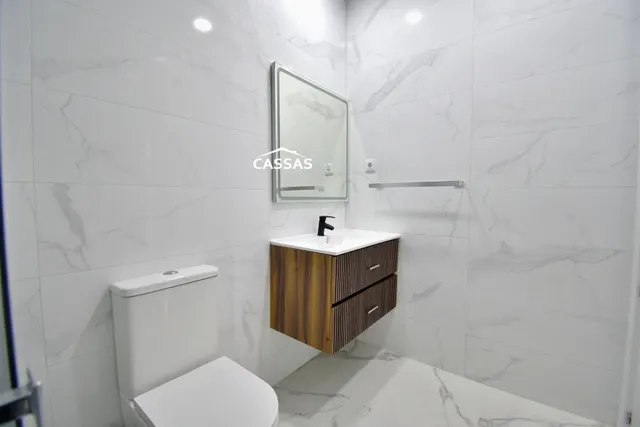 ZONA CENTRO– Planta baja Reformado a estrenar con 2 habitaciones y 2 baños. — 23
