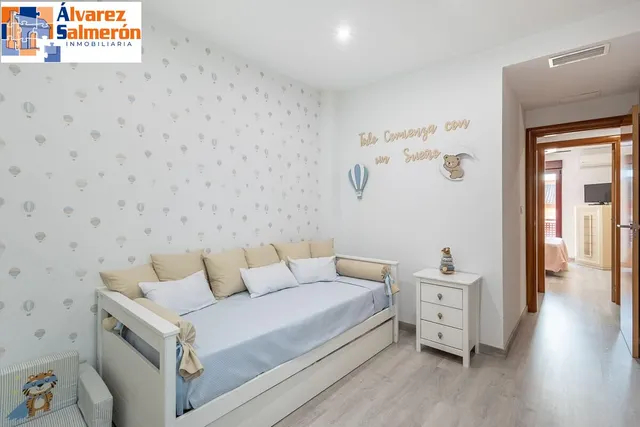 Amplia casa de 182 m2 con patio, gran sótano y a menos de 5 minutos del metro — 22