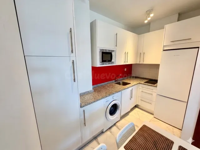 Apartamento turístico con licencia y en explotación a la ven - foto 3