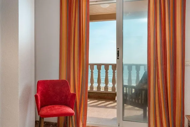 CHALET EN PRIMERA LINEA EN PLAYA GUARDAMAR 6 HABS — 15