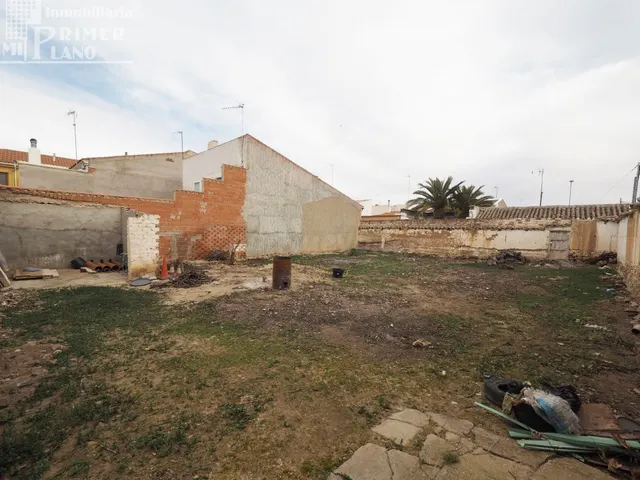 *Oportunidad en Argamasilla De Alba, solar de 300 m2 y 34 m  - foto 2