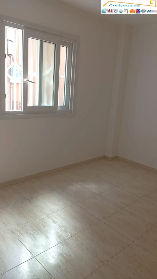 Los Cristianos  Piso 3 habitaciónes, 2 baños, cocina americana, salon comedor a 300 metros de playa las vistas — 7