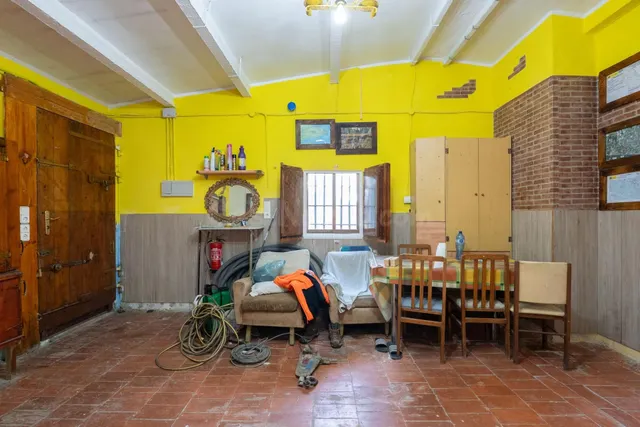 Casa con 5.010m2 de terreno en Deltebre - foto 2
