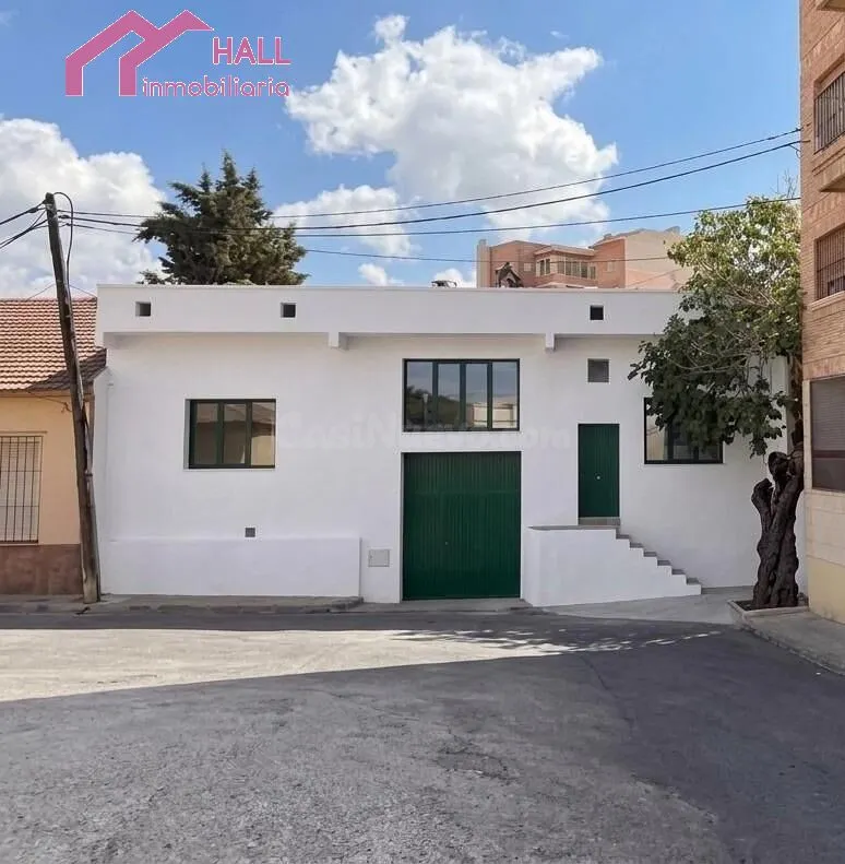 LOCAL / ALMACÉN CON POSIBILIDAD DE CAMBIO DE USO A VIVIENDA