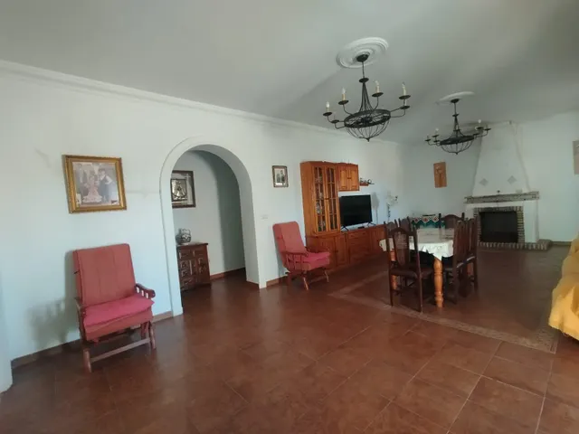 Amplio Campo con Casa y Piscina en Pago Redondo ! — 8