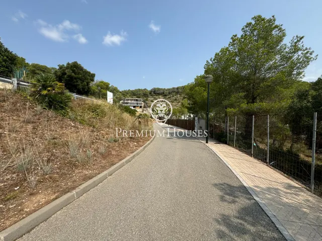 Terreno urbano con vistas en Can Girona — 13