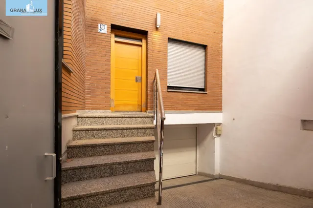 Casa exclusiva junto a Acera del Darro. Pleno centro de Granada. Seminueva y con ascensor propio — 4