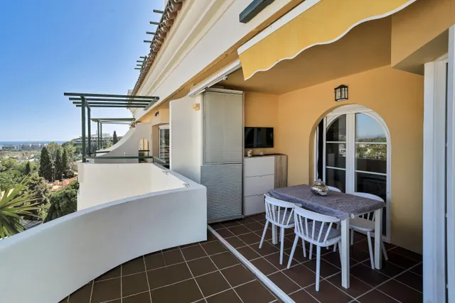 Apartamento en 4a Planta con vistas al mar y montaña en Señorío de Aloha — 6