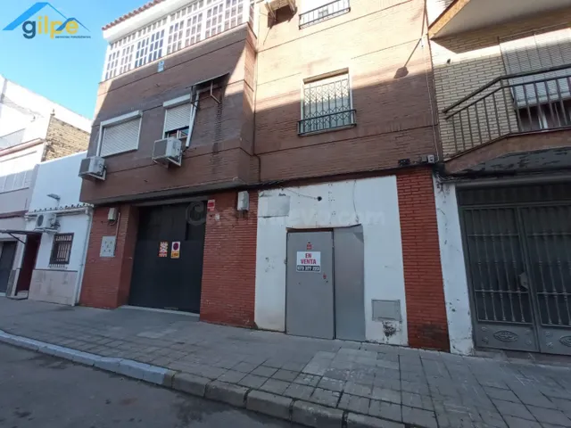 GRAN LOCAL COMERCIAL CON ESCAPARATE EN AVDA SE SAN JOSÉ - foto 4