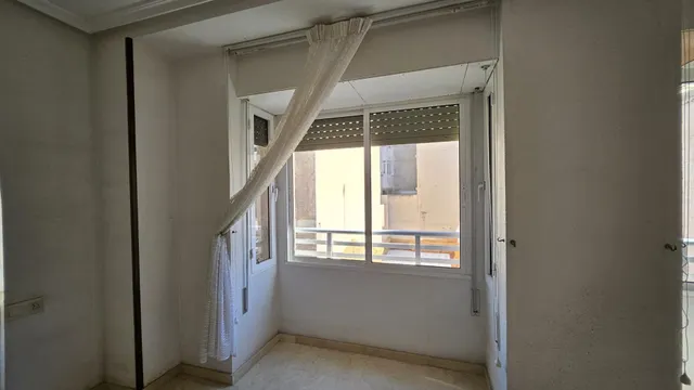 Se Vende Casa de Tres Plantas con garaje doble y trastero. — 32
