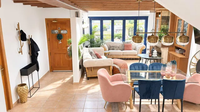 Chalet independiente en primera línea de mar en Santiago Bernabéu, Santa Pola — 2