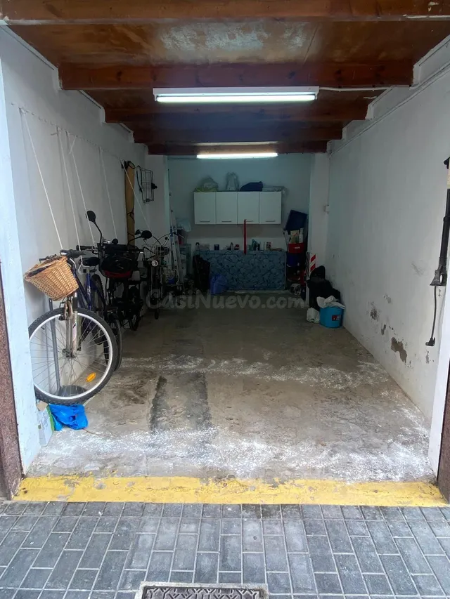 Garaje con altillo y vado en zona Club Naútico de Santa Pola - foto 2