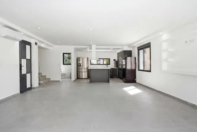 Chalet independiente en venta en Calle de la Roca Negra — 7