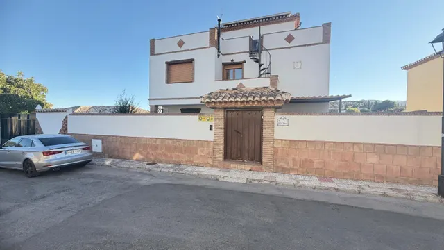 Preciosa Casa de tres plantas con tres apartamentos completos en venta en Monachil — 17