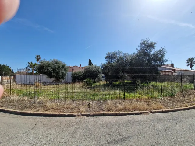 Terreno esquinero en urbanización — 4