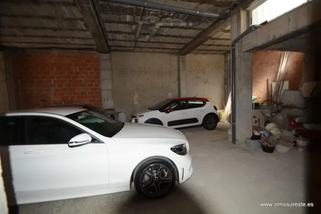 Local comercial en Orihuela, zona Comisaría Policia Nacional, 146 m2. construidos con 1 aseo. — 2