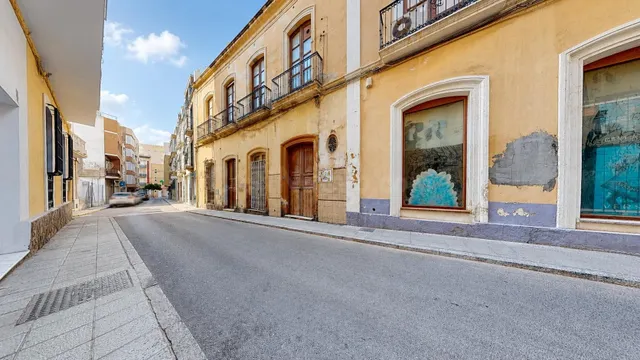 ¡EXCELENTE OPORTUNIDAD DE INVERSIÓN O PROYECTO EN EL CENTRO  - foto 2