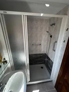 Gran apartamento familiar de 3 dormitorios, 2 baños y parking techado. A 500m de la playa — 18