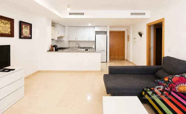 Se vende piso junto Av. Los Naranjos, /H H Asesores, Inmobil