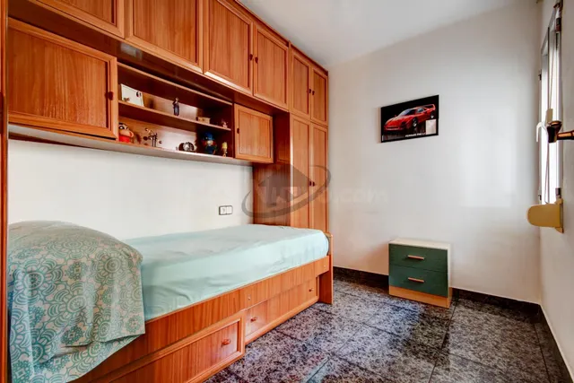 AMPLIO PISO DE 4 habitaciones CON GRAN BALCÓN — 17