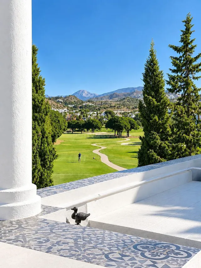 CHALET ADOSADO EN VENTA CL SIRIO-NVA ANDALUCIA 59 — 4