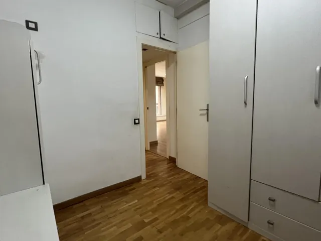 PISO MUY AMPLIO Y TRANQUILO EN SARRIA — 28