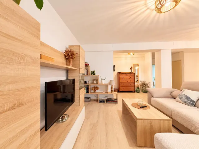 Piso de 150 m2 construidos con 5 habitaciones y parking – Tarragona — 8