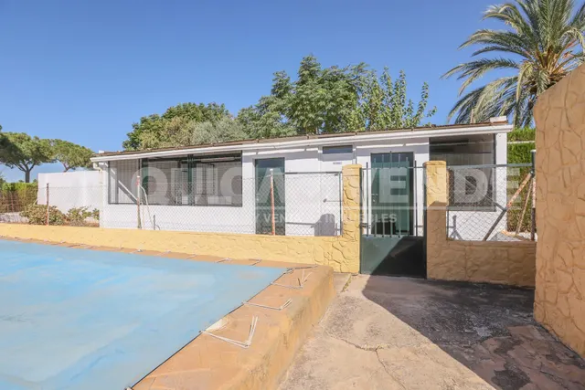 ¡Gran Oportunidad de Inversión! Parcela urbana de 2.400 m2 segregable en 3 parcelas de 800 m2 con chalet existente en Urb. Santa Genoveva — 6