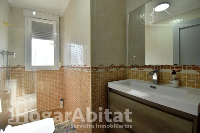 ¡GRAN OPORTUNIDAD! PAREADO REFORMADO, EXTERIOR CON TERRAZA Y ASCENSOR — 38