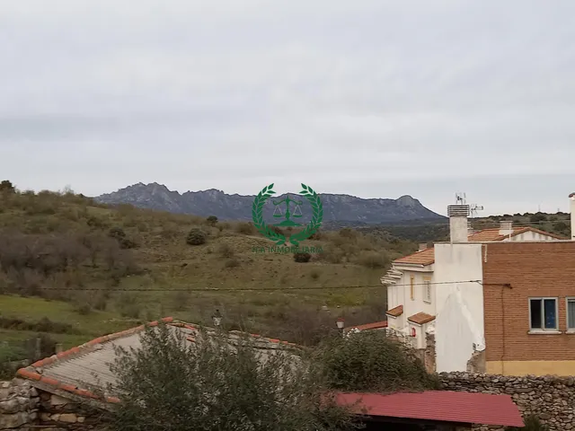 SE VENDE CHALET INDEPENDIENTE EN VENTURADA (SIERRA NORTE)  . JARDIN Y TERRAZA — 38