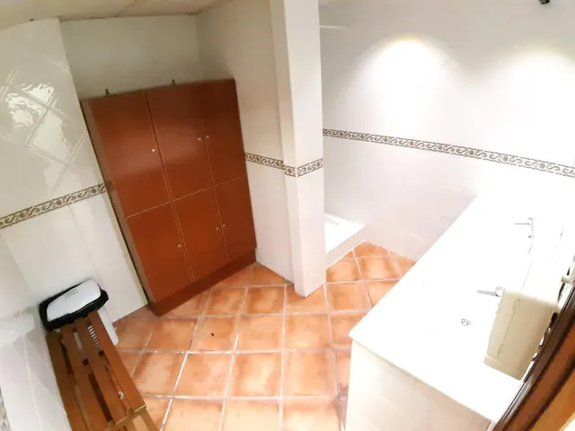 Amplio Local Comercial de 600 m2 en Ubicación Estratégica de Calahonda Baja — 38