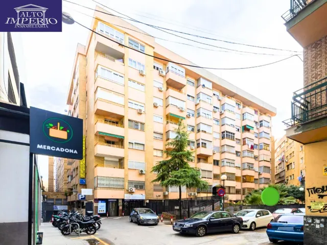 PISO DE 1 DORMITORIO CON TERRAZA Y EXCELENTE UBICACIÓN JUNTO AL MERCADONA — 2