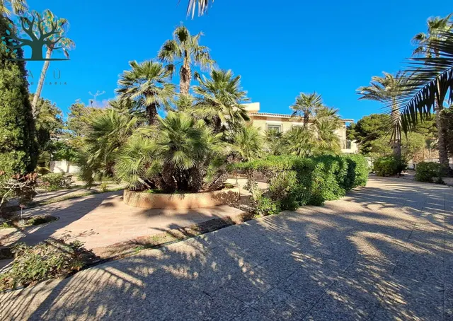 ESPECTACULAR CHALET A UN PASO DE LA PLAYA — 31