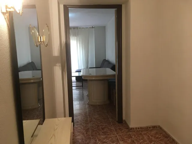 SE ALQUILA UN PISO  CERCA DE LA UNIVERSIDAD DE LA MERCED — 7