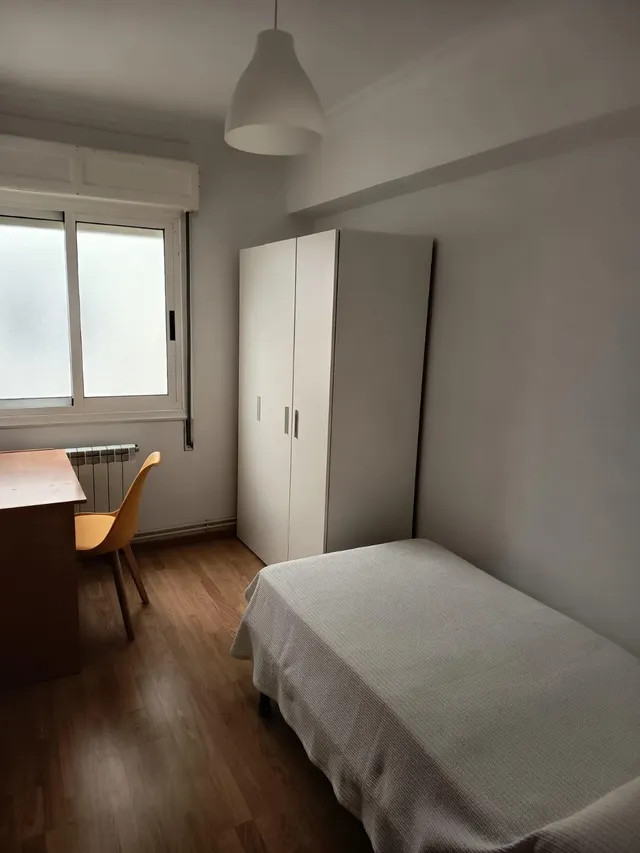 Se alquila habitación en piso en la carballeira — 9
