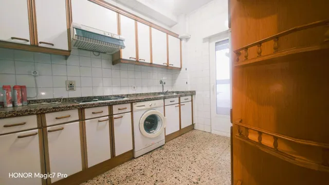 VENTA DE PISO EN ZAMORA ZONA TRES CRUCES, 4 DORMITORIOS, 2 B - foto 5