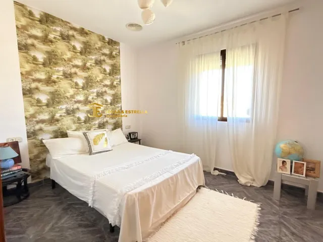 MARAVILLOSO CHALET DE 4 DORMITORIOS EN TORRECILLA — 23