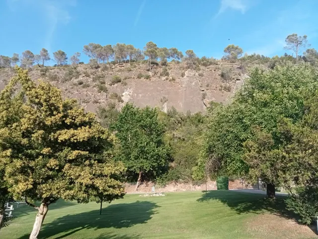 Parcela de 801m2 prácticamente llana, con muy buenas vistas — 14