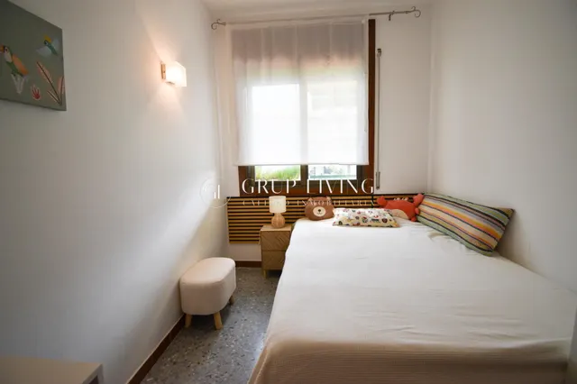 PISO LUMINOSO CON TERRAZA Y VISTAS DESPEJADAS EN SITGES — 26