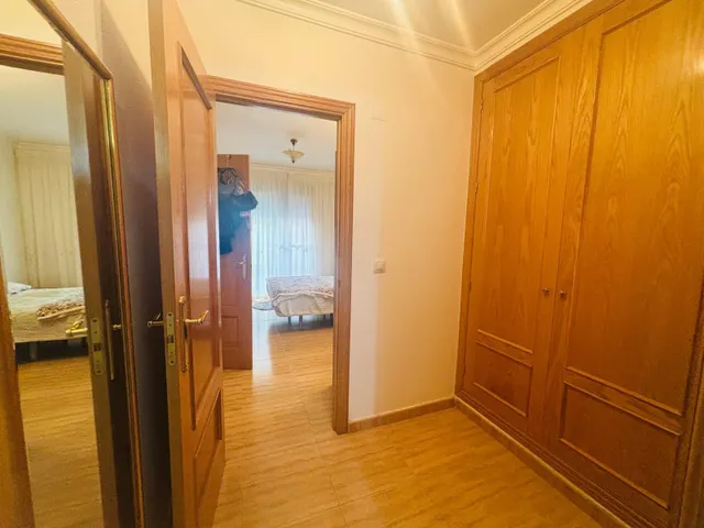 Piso con garaje, 3 dormitorios y suite con vestidor — 12