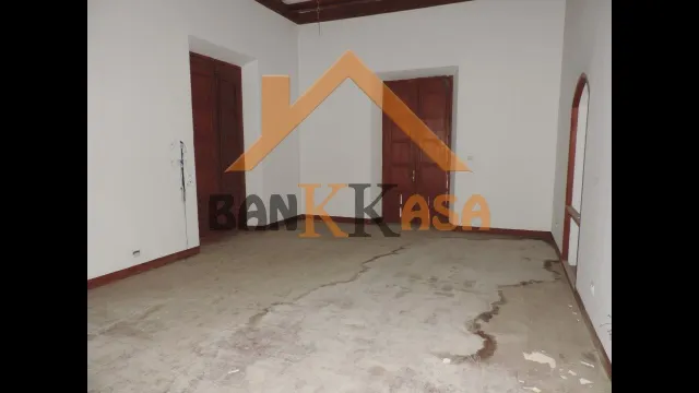 SE VENDE CASA ANTIGUA EN BERJA ZONA MERCADO DE ABASTOS — 31