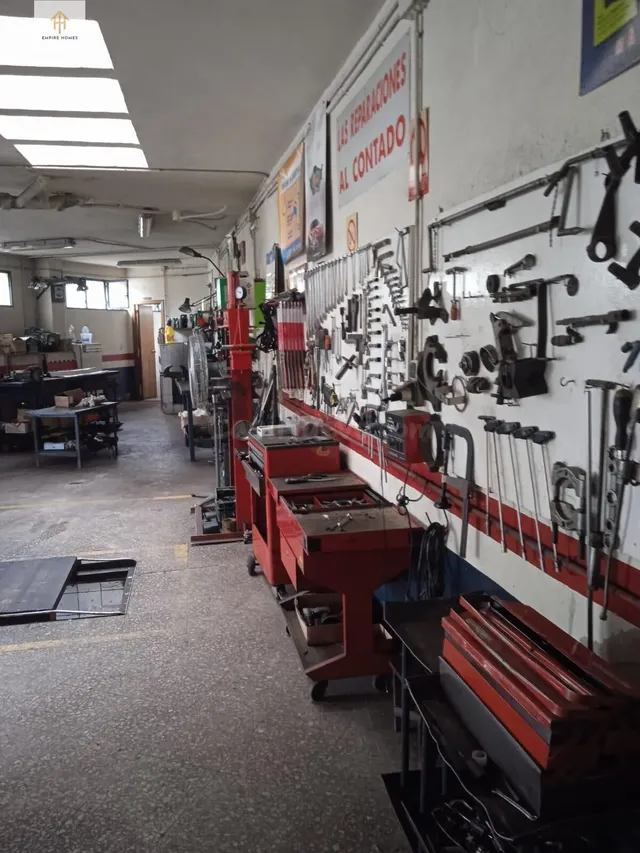 🔧 ¡Oportunidad única! Empire Homes vende local comercial en  - foto 3