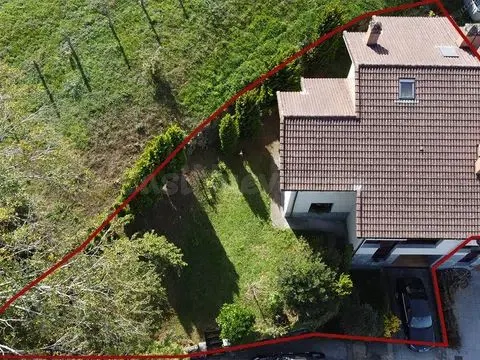 Pareado con terreno en Cangas de Onís