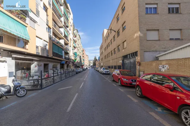 Estupendo piso  en la última planta en calle doctor azpitarte — 41